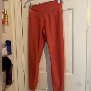 Alo yoga NWOT M leggings